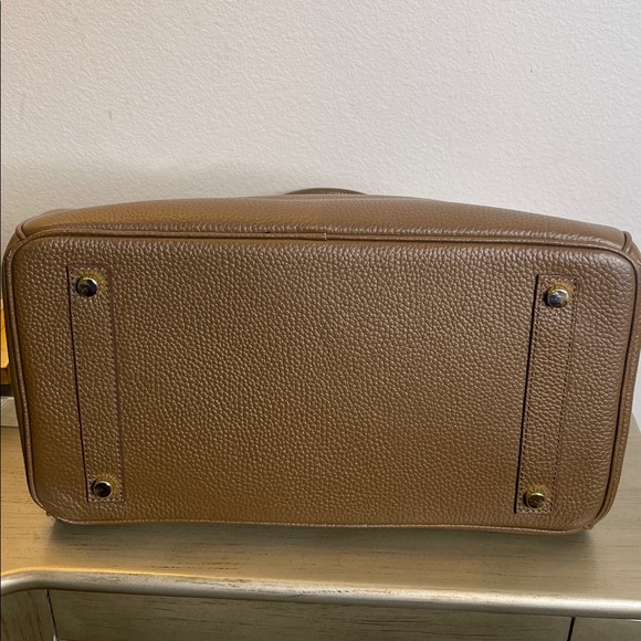 Elegant Brown Handbag - Picture 3 of 8